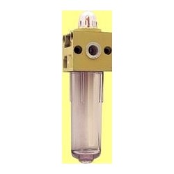Pressure regulator with condensation discharge filter