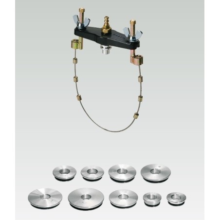 Brida universal regulable con tapones a presión