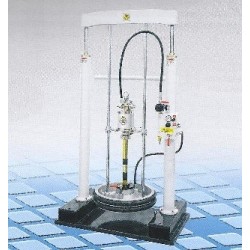 Elevator for pneumatic bomb, two columns, with press fluid