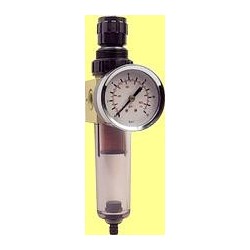 Pressure regulator with condensation discharge filter